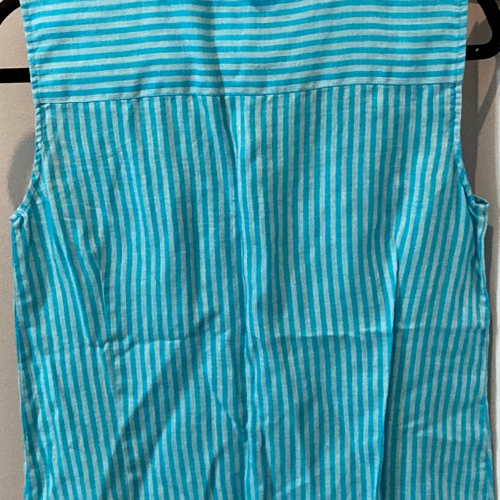 Liz Claiborne sleeveless top - Picture 4 of 4